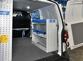 3_Transporter con superficie de trabajo, accesorios y mobiliario Ultra